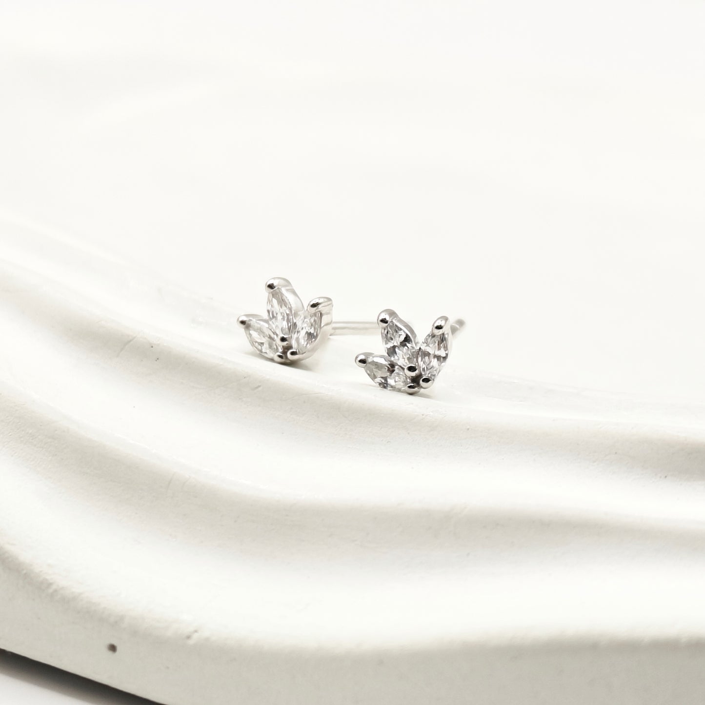 Mini Petal Earrings 925 Silver