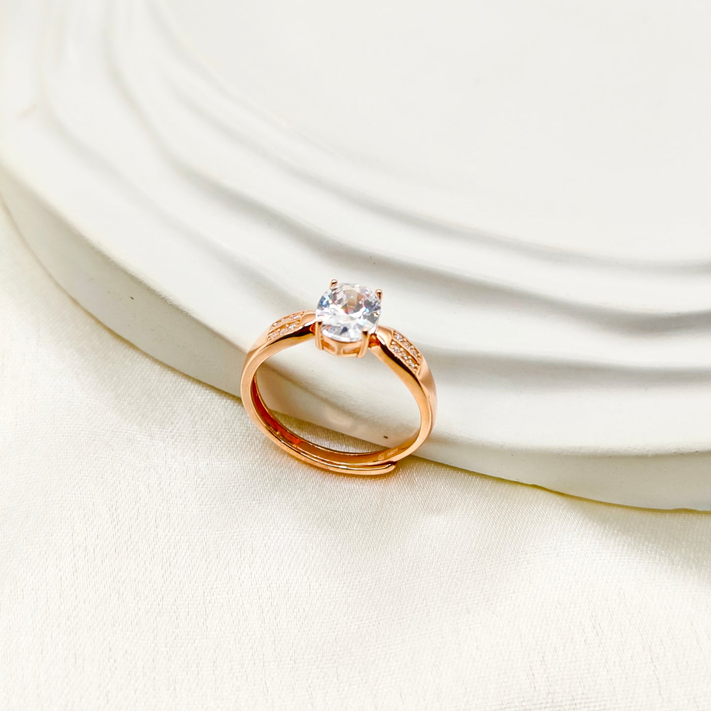 Oval Solitiare Rosegold Plated Ring 925 Silver