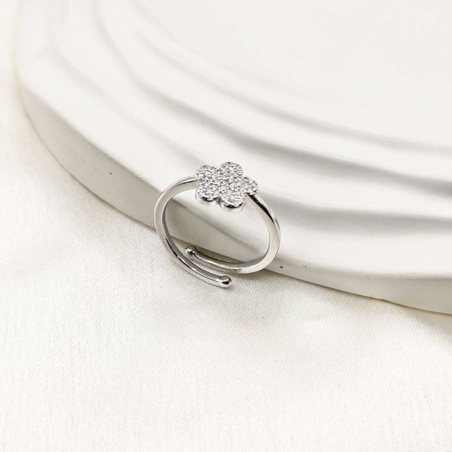 Lily Ring 925 Silver