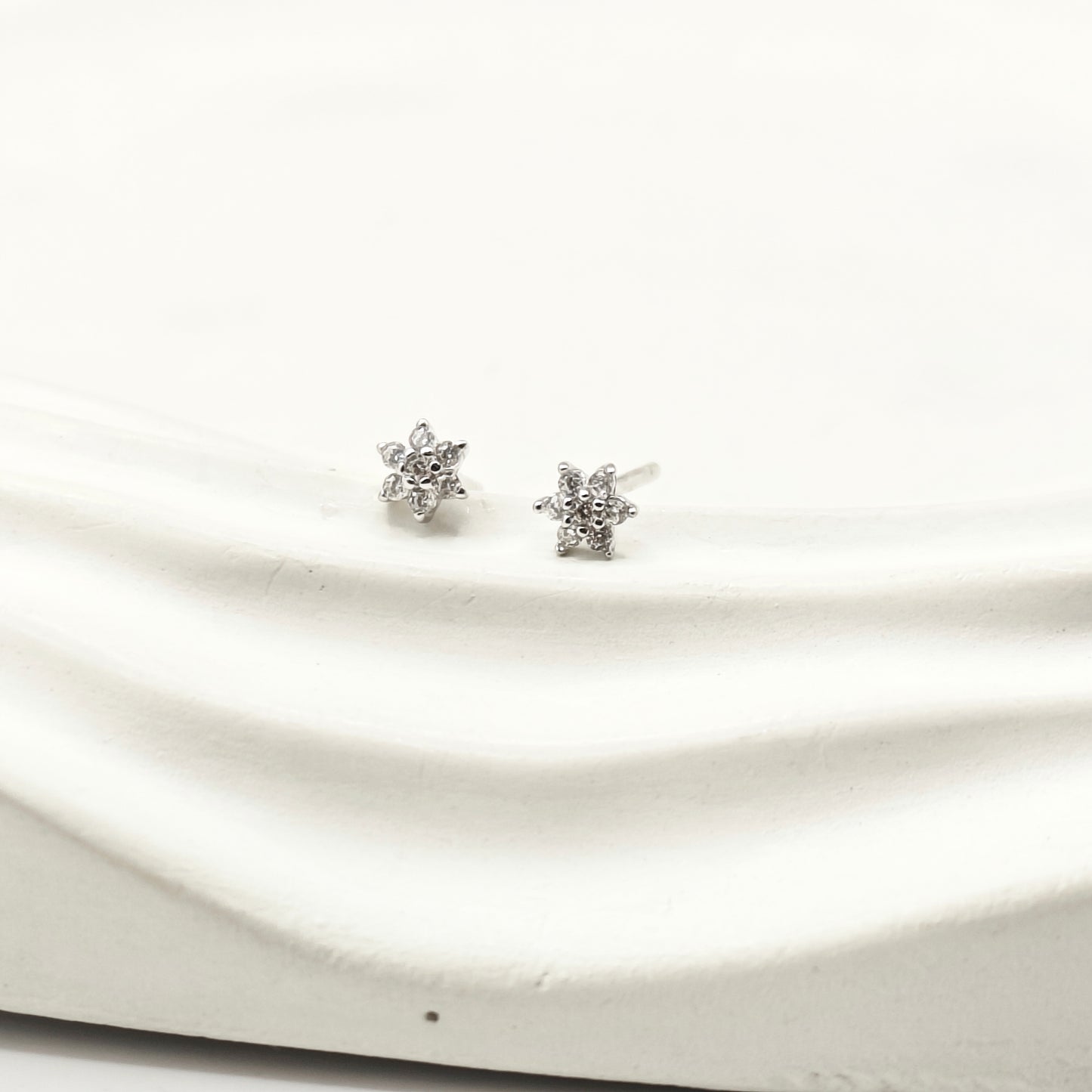 Mini Flower Earrings 925 Silver
